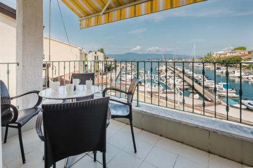 Apartments Obala – khách sạn tại Malinska