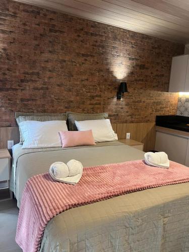 1 double bed, 1 futon bed