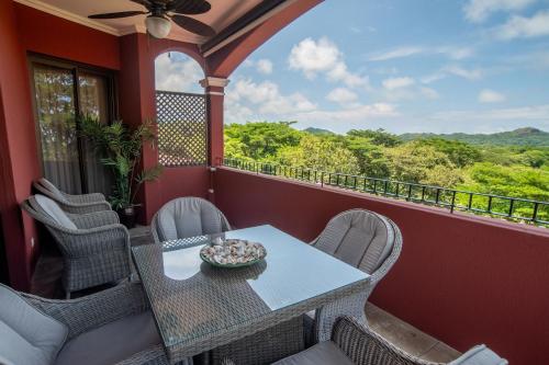 Bright and cozy 3BR Condo - Bougainvillea - Reserva Conchal Golf Resort – khách sạn tại Playa Conchal