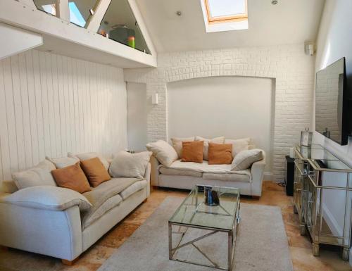 Harcombe Barn near Bristol in Winterbourne