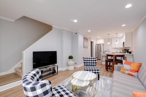 Alexandria Townhome in Upcoming Neighborhood! in Alexandria, USA