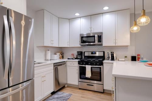 Alexandria Townhome in Upcoming Neighborhood! in Alexandria, USA