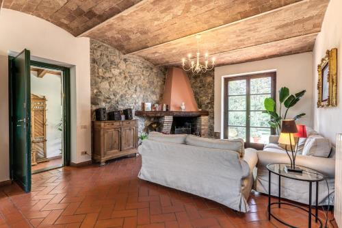 400 négyzetméteres, 9 hálószobás Villa 5 fürdőszobával Terricciola területén (AwesHome - Villa San Martino) in Chianni