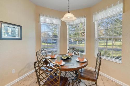 Palm Grove Retreat - image 8