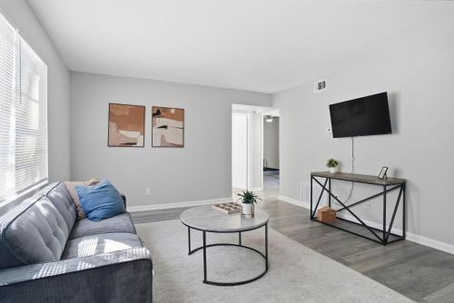 Wyndham Hills Retreat Stylish & Serene Stay in Forest Park