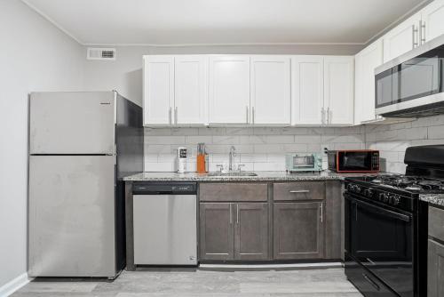 Wyndham Hills Retreat Stylish & Serene Stay in Forest Park