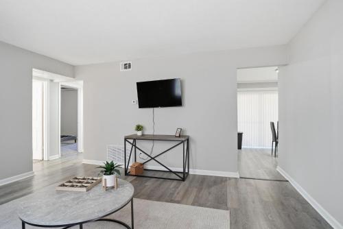 Wyndham Hills Retreat Stylish & Serene Stay in Forest Park