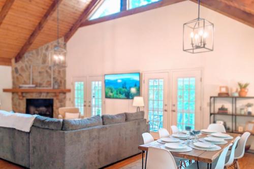 Hester Gap - wineries, AT hiking + Dahlonega/Helen in Cleveland, USA
