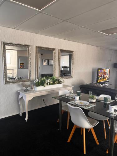 Wyposażenie, The White House in Port Elizabeth wybrzeże