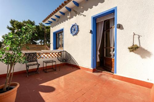 Atenea Room by the Beach - Claire Homes in Castelldefels