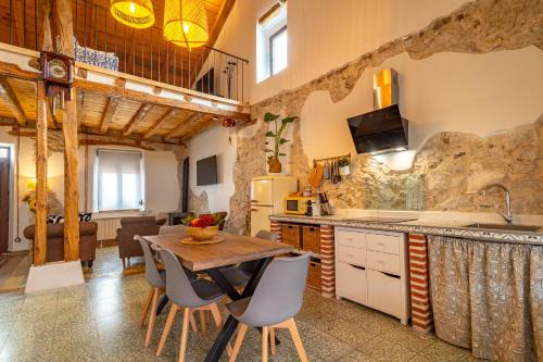 Iekārtas, La Casa de Mi Madre casa rural con piscina in La Parrilla