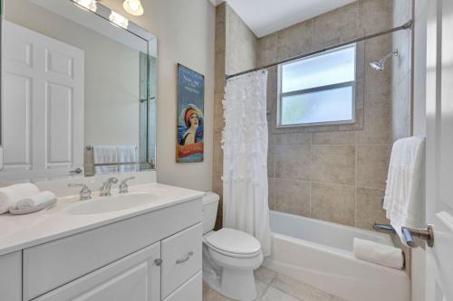 New Coastal Retreat – 4BR/3BA with Private Pool Near Vanderbilt Beach - image 3