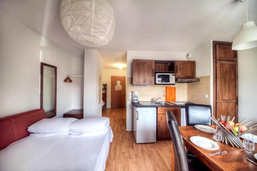 Studio (4 Adults)