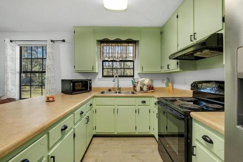 Nature Lover's Dream Home in Lloyd