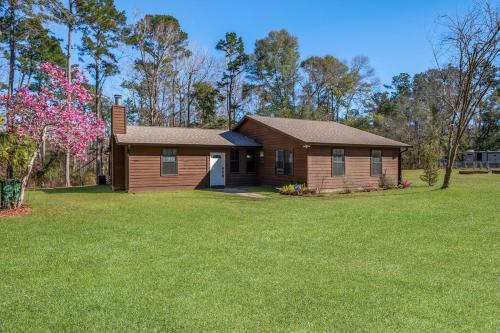 Nature Lover's Dream Home in Lloyd