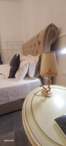 PALAZZO NOVECENTO Centro Storico Rooms & Wellness chambre d'hôte Lecco