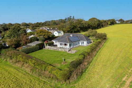 Peaceful country escape with garden & views in Mylor