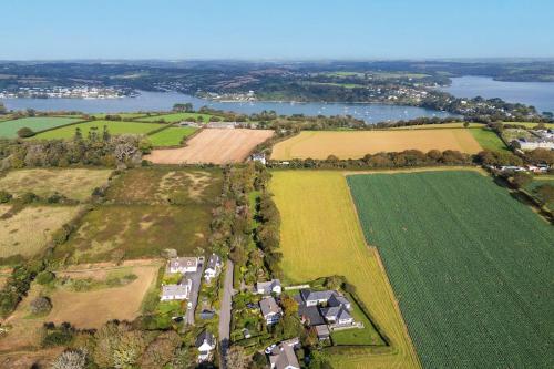 Peaceful country escape with garden & views in Mylor