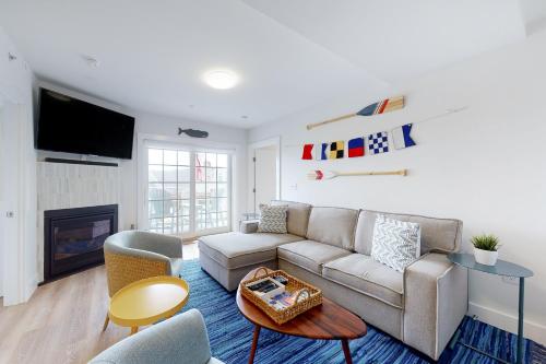 . Villa Balena - A Cape Cod Oasis