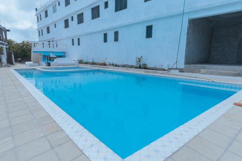 Stylish Studio, Pool and Walk to Beach in วาตามู