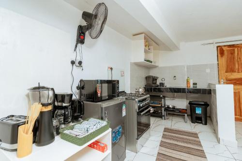 Stylish Studio, Pool and Walk to Beach in วาตามู