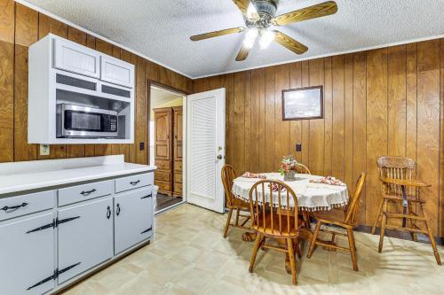 Families Welcome! Home w/ Fire Pit in Soddy-Daisy in Soddy Daisy (TN)