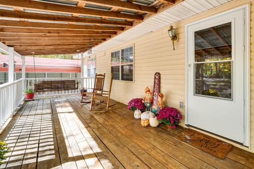 Families Welcome! Home w/ Fire Pit in Soddy-Daisy in Soddy Daisy (TN)