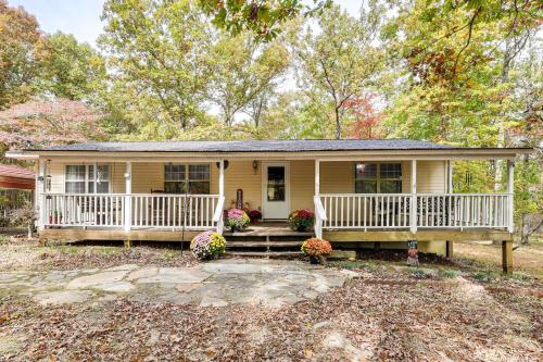 . Families Welcome! Home w/ Fire Pit in Soddy-Daisy