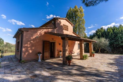 400 négyzetméteres, 9 hálószobás Villa 5 fürdőszobával Terricciola területén (AwesHome - Villa San Martino) in Chianni