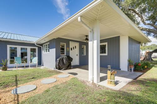 Boat Dock and Yard Waterfront Okeechobee Retreat in Okeechobee