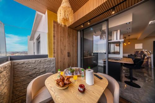 Appartement avec salle de cinema in 샤라프