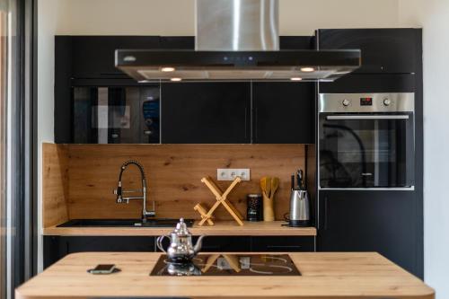 Appartement avec salle de cinema in 샤라프