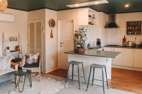 GARDEN HOUSE VILLA - Tasman, Nelson in Tasman