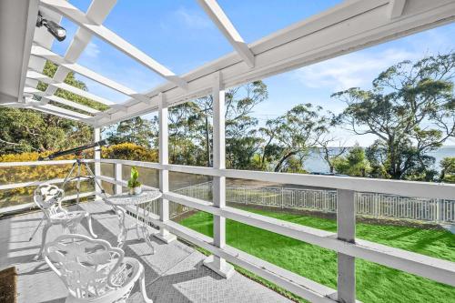 Iekārtas, Tenby Point Waterfront Views & Tranquil Garden in Corinella