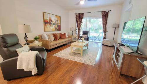 New In City Comfort Condo Getaway