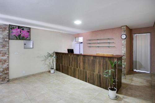 Lobby, Hotel Boneville Santo Amaro - 850 m do Metrô Largo Treze - Promoção Ano Novo Com 60 OFF (Hotel Boneville Santo Amaro - 850 m do Metro Largo Treze - Promocao Ano Novo Com 60 OFF) in São Paulo