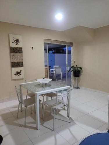 Casa com Piscina da Treze - Guarujá Enseada (Casa com Piscina da Treze - Guaruja Enseada) in เอนเซียดา