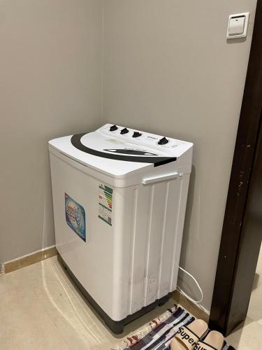 غرفة وصالة بسلطانه مريحة وهادئة in Al Bishr