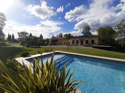 Domaine Ecoline gîte à louer Saint-Genès-de-Lombaud