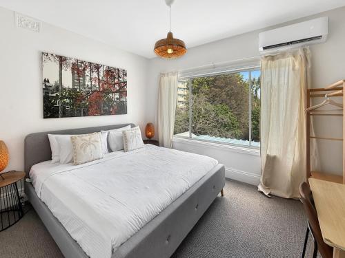 Executive Serviced north Sydney City pad - image 2