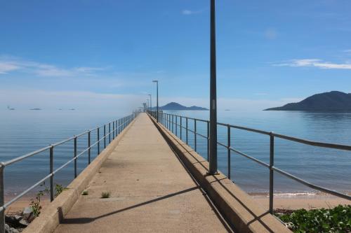 Luxury waterfront home in Cardwell in Cardwell