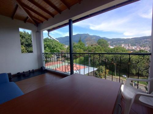 Apto Vista Hermosa en Mitad de Medellin con parqueo