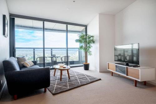 Lvl30 Garden/River views Balcony by Stylish Stays