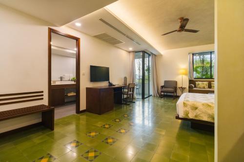 room detail thumbnail 0