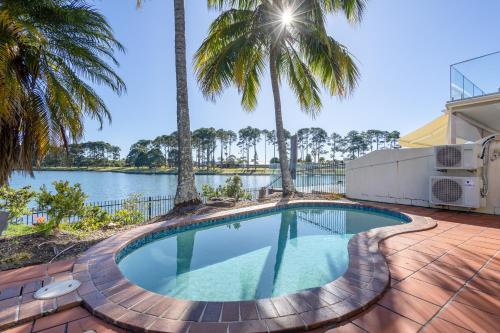 Isle of Palms Resort in Elanora