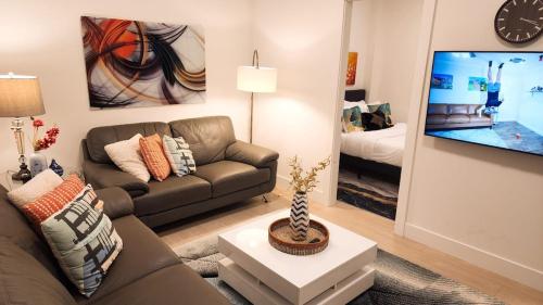 New Langford Suite near Lake & Mall, Free Parking – khách sạn tại Colwood