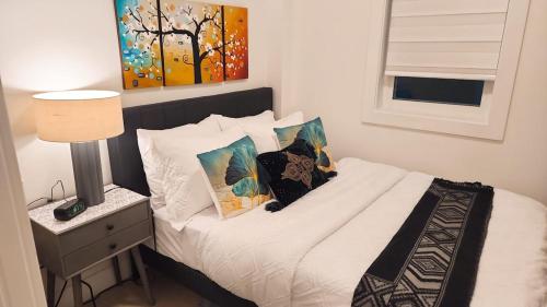 New Langford Suite near Lake & Mall, Free Parking in Colwood