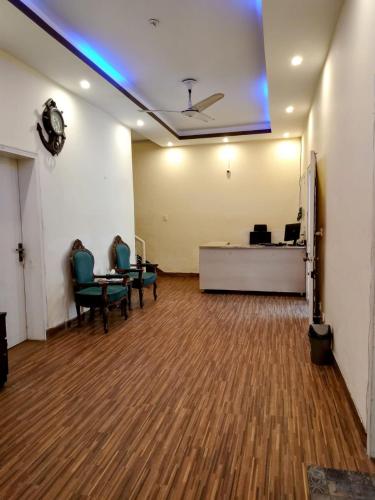Perfect Lodge Guest House - image 4