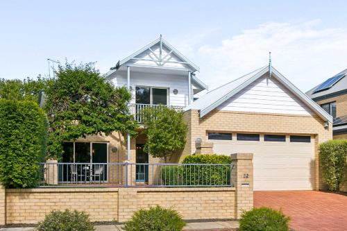Kingsley Lake House 500Mbps Lakeside Wineries – khách sạn tại Warwick