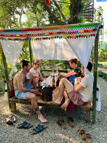 Pemsee's Tree Town - Eco Treehouse Hostel in Chitwan